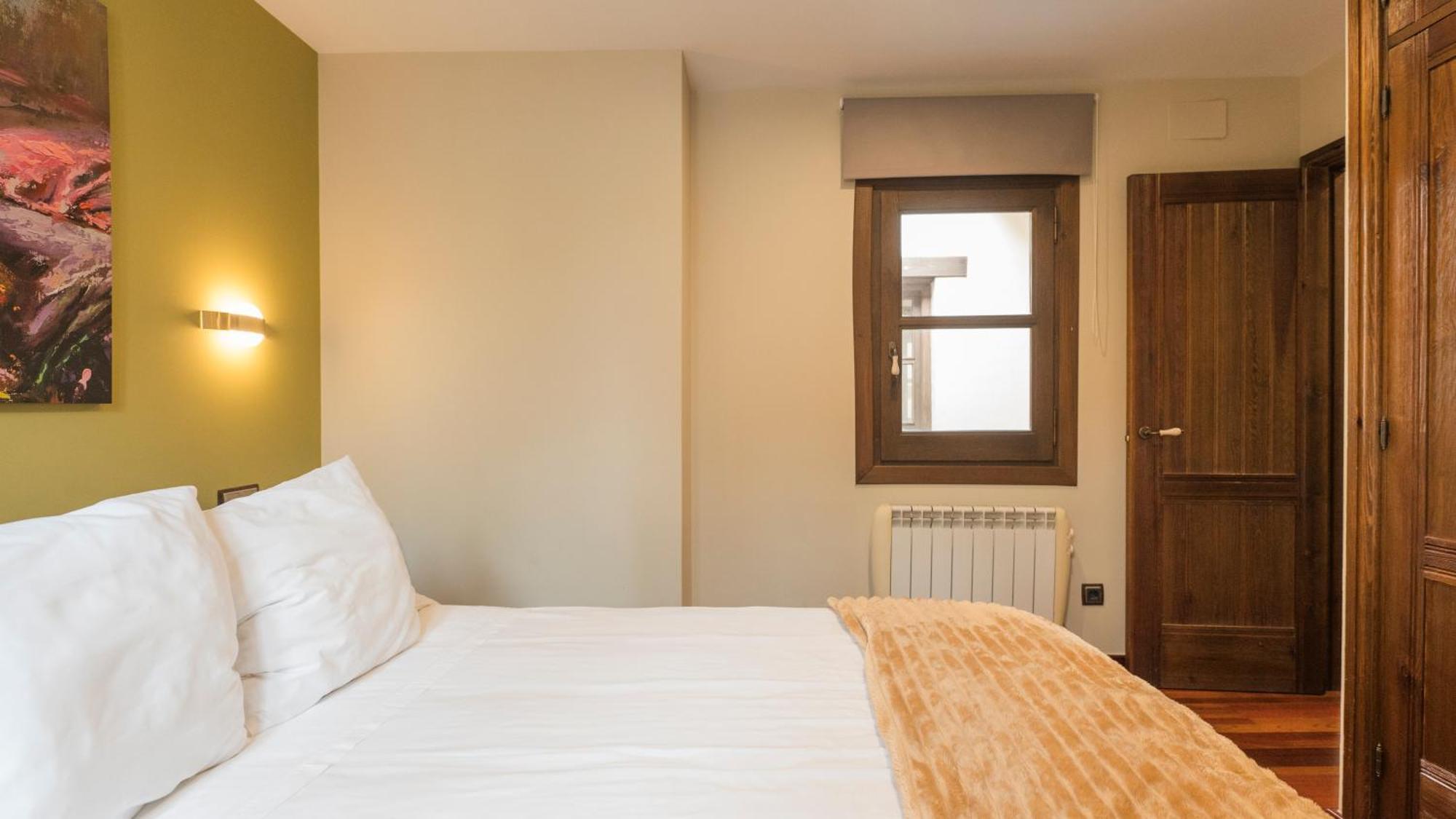 Apartamentos Las Teresitas Junto A La Catedral Toledo Rum bild