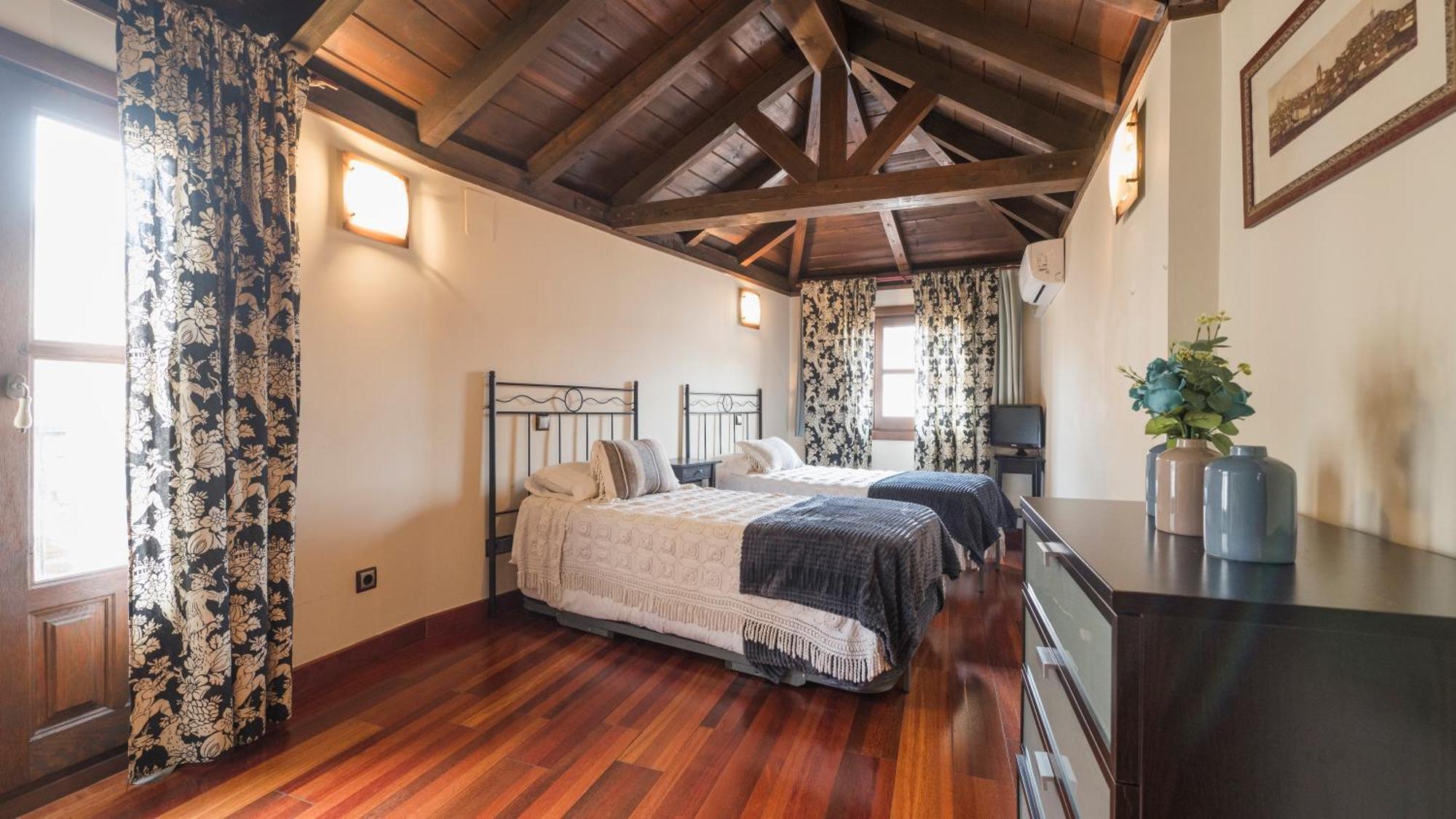 Apartamentos Las Teresitas Junto A La Catedral Toledo Exteriör bild
