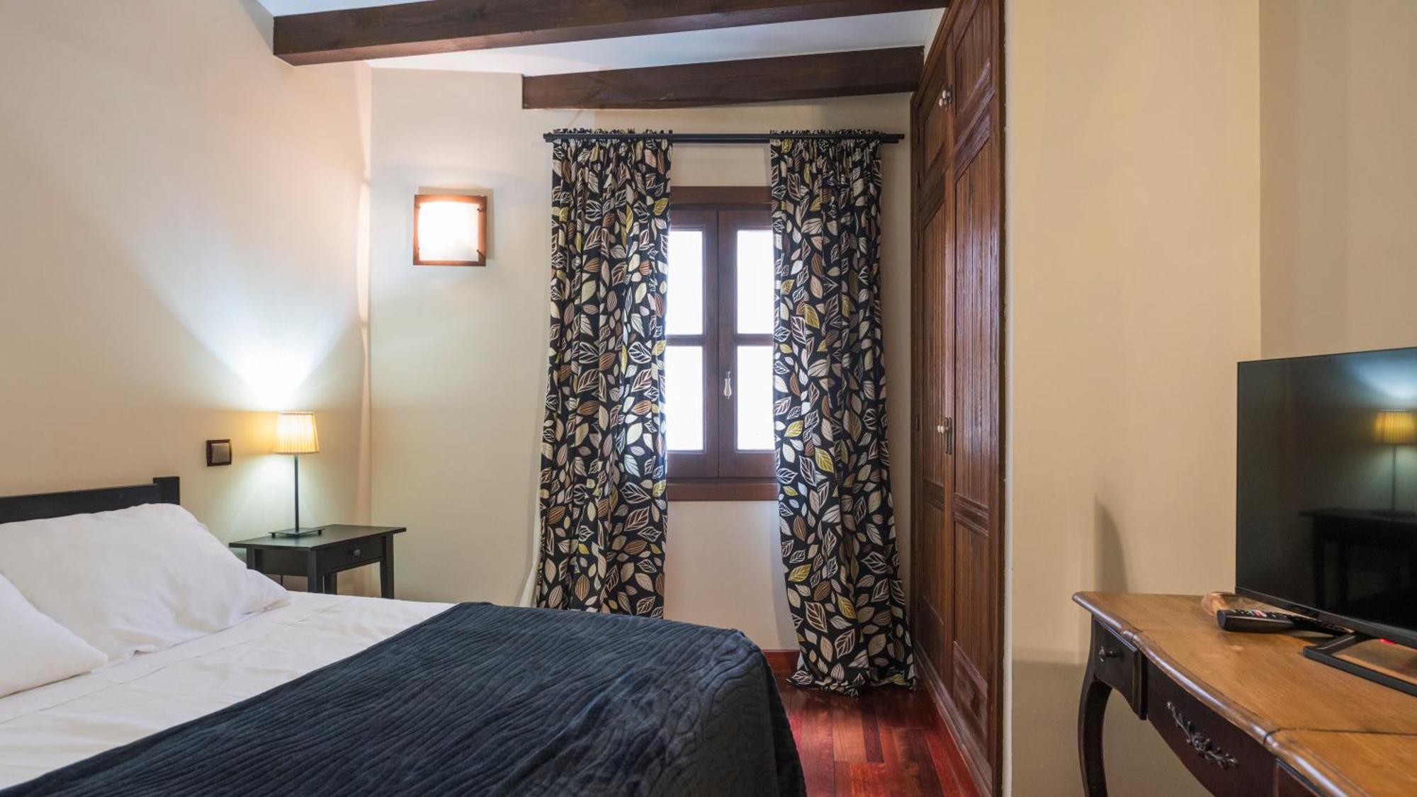 Apartamentos Las Teresitas Junto A La Catedral Toledo Rum bild