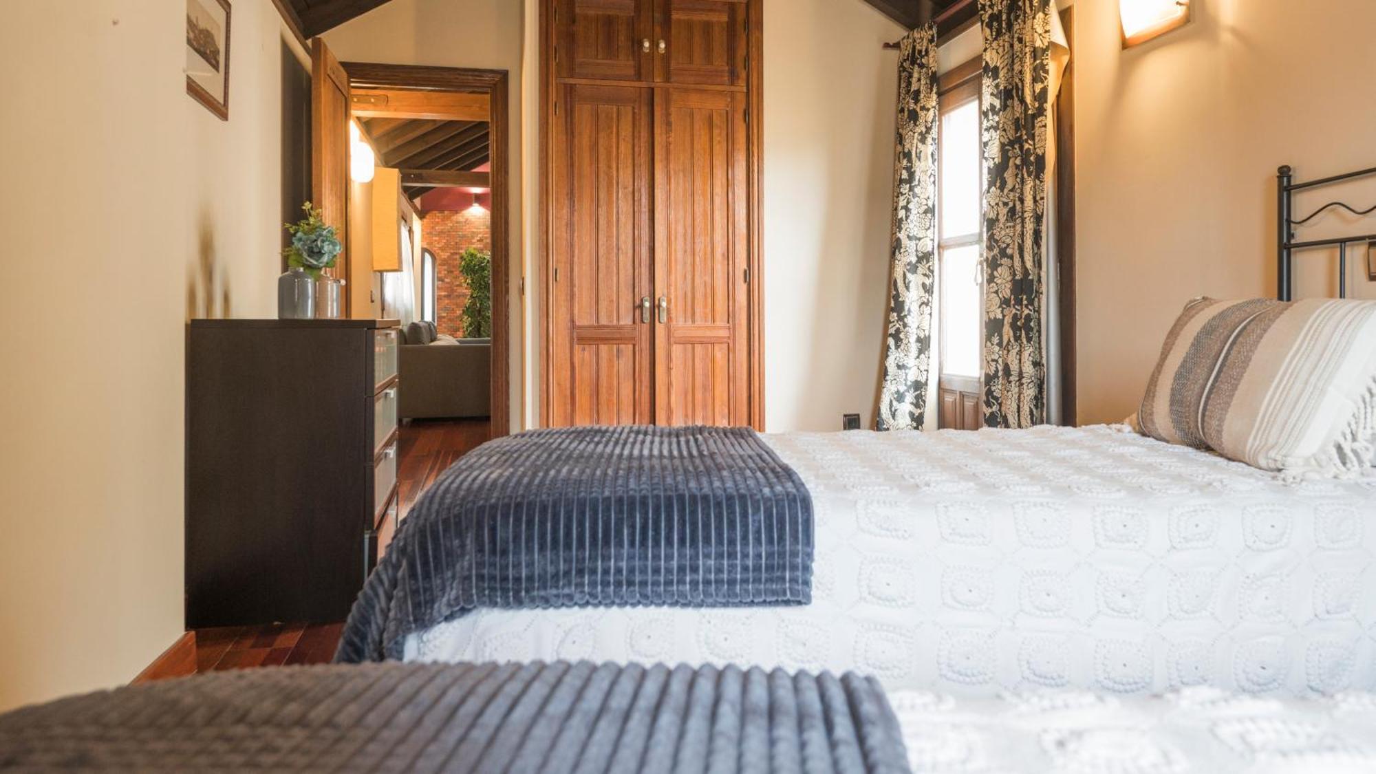 Apartamentos Las Teresitas Junto A La Catedral Toledo Rum bild