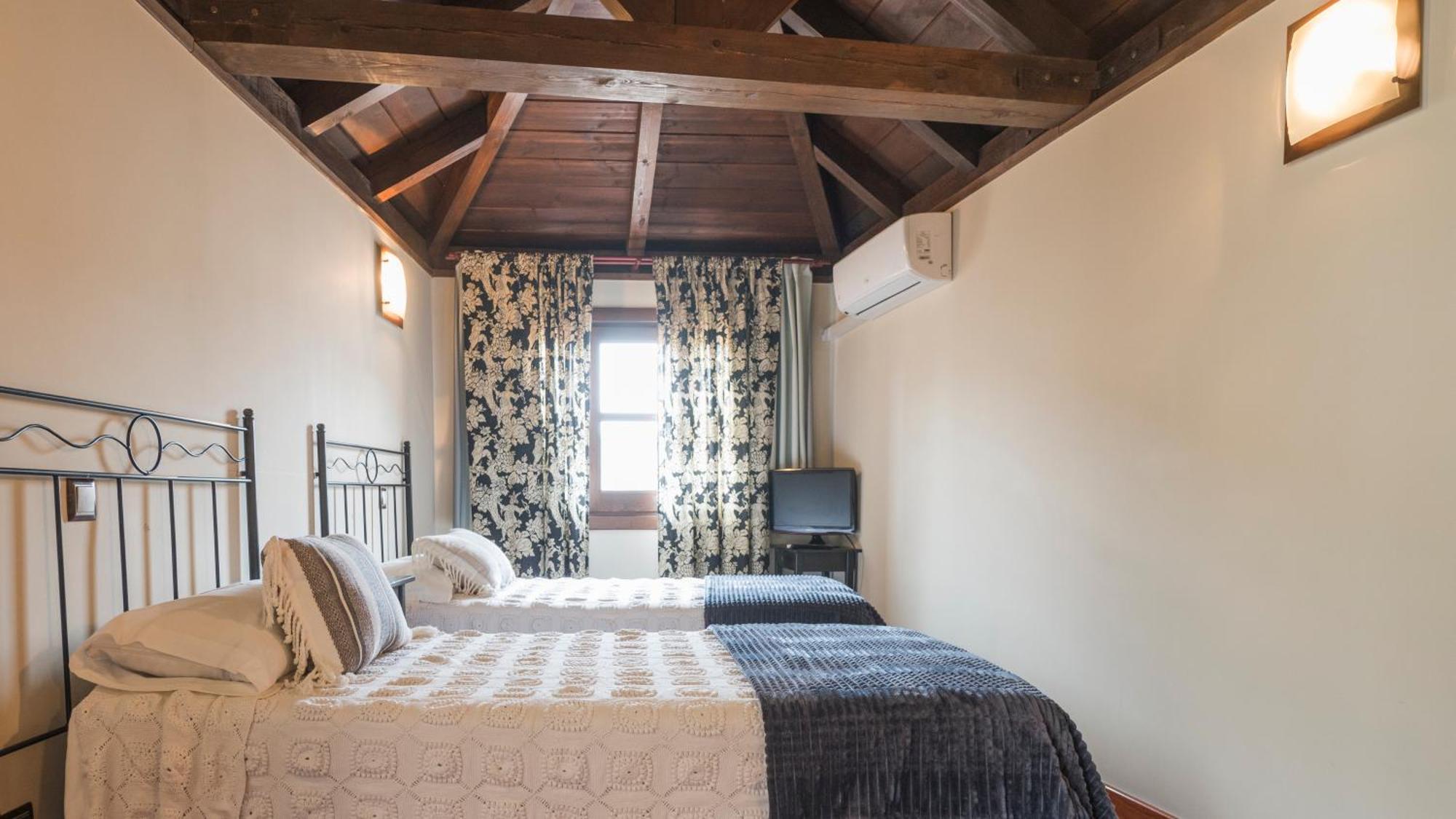 Apartamentos Las Teresitas Junto A La Catedral Toledo Exteriör bild